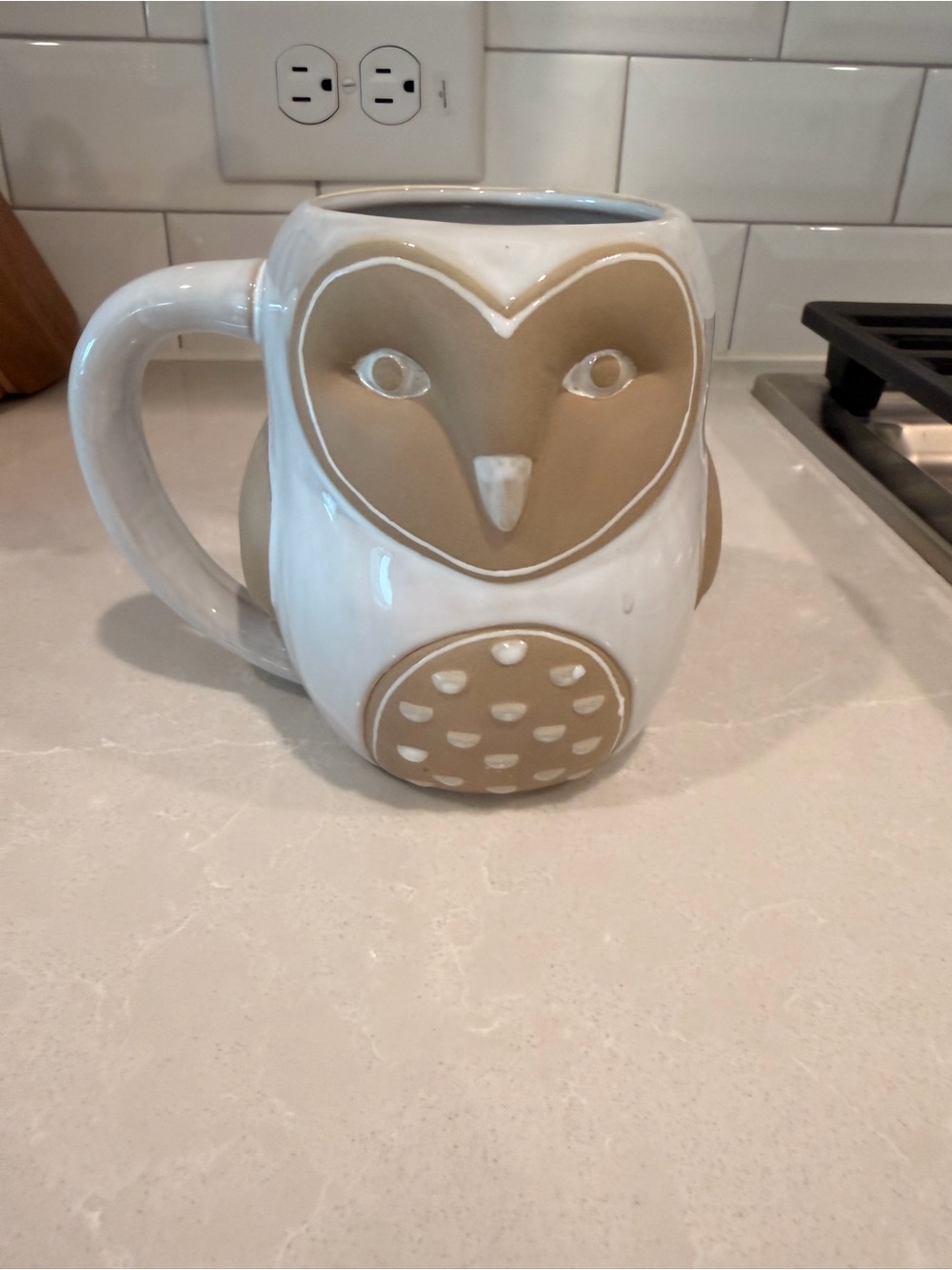 Cracker Barrel White and Tan Owl Stoneware Mug